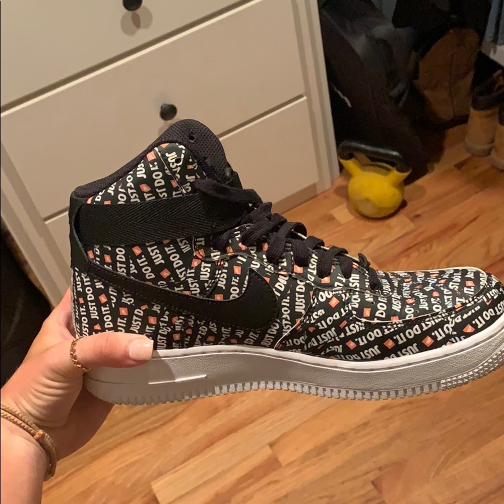 NIKE AIR FORCE 1 HIGH LV8 JDI pack JUST DO IT